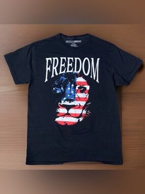 BROOKLYN VERTICAL Freedom Men’s T-Shirt Medium Lion Red White and Blue Cotton